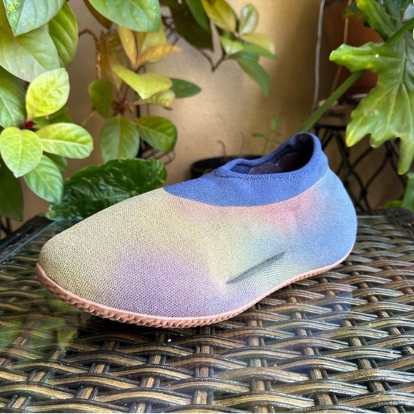 YEEZY KNIT RNR FADE INDIGO sneakers